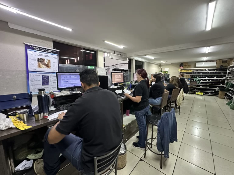 Atendimento e equipe administrativa